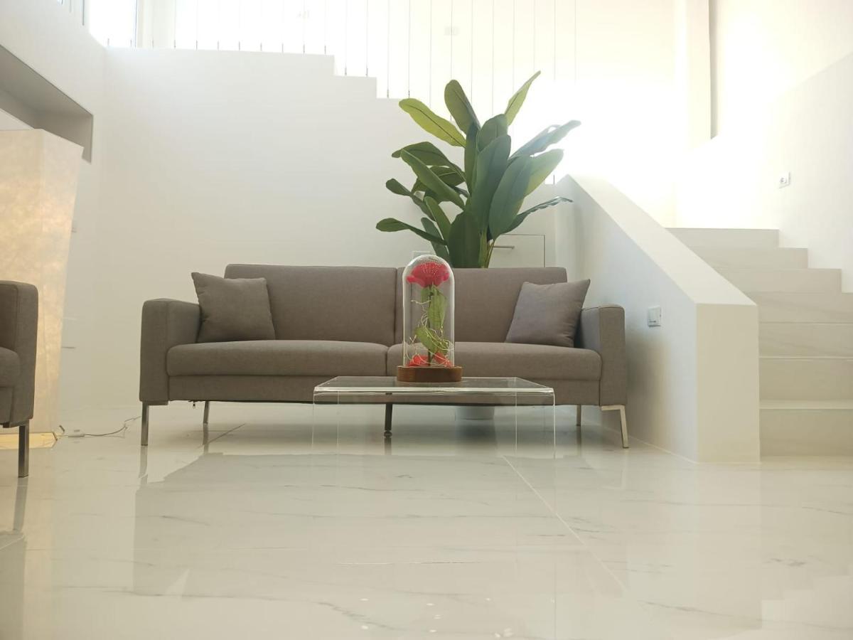 Elegant Basement Suite Orosei Ngoại thất bức ảnh