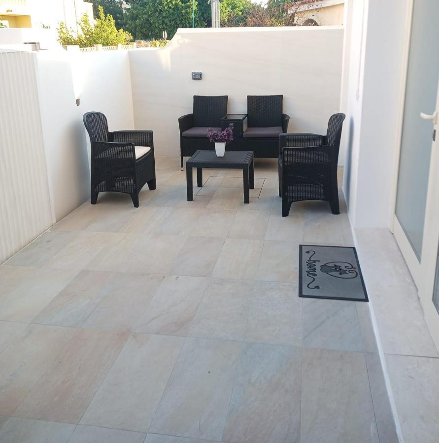 Elegant Basement Suite Orosei Ngoại thất bức ảnh