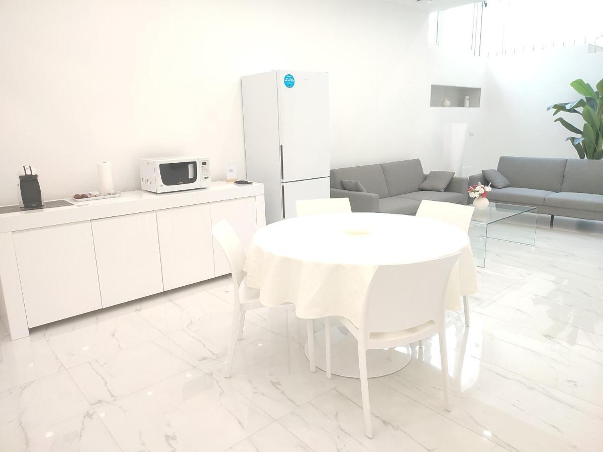 Elegant Basement Suite Orosei Ngoại thất bức ảnh